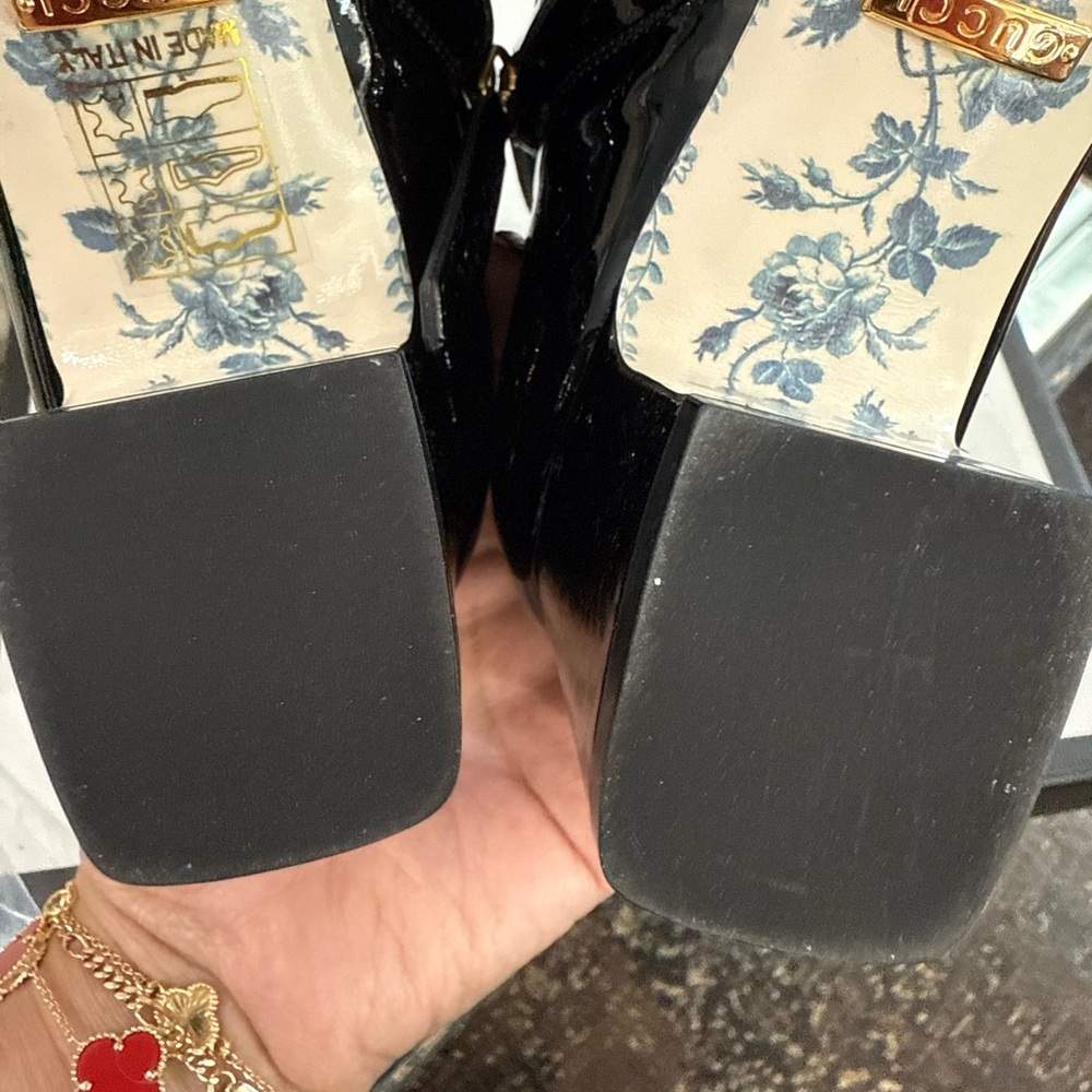 Gucci Black Patent Leather Boots with Gold GG Logo - Picture 5 of 5